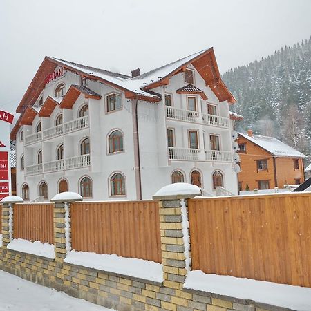 Apart-Hotel Orlan Mykulychyn Exterior photo