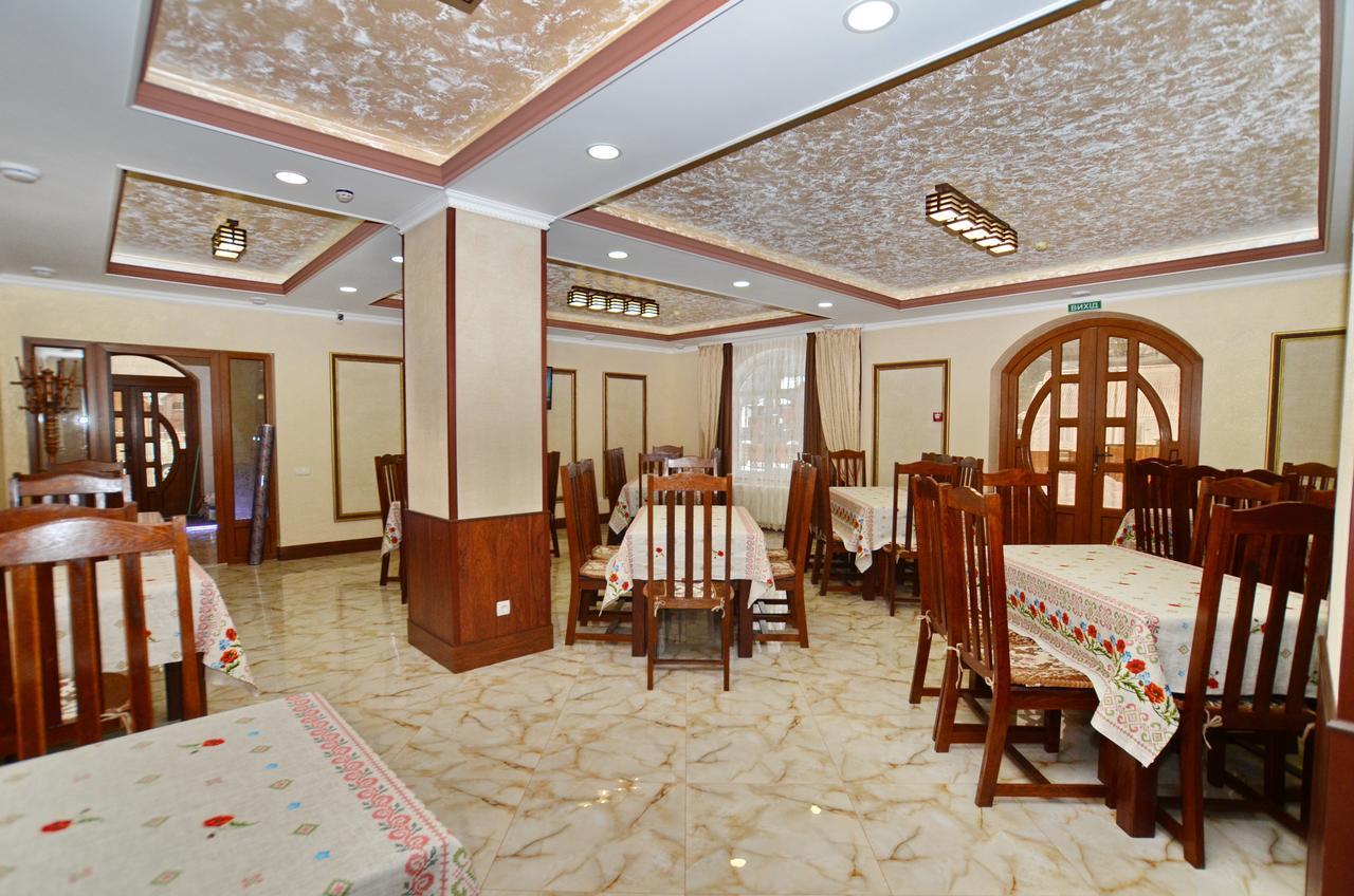 Apart-Hotel Orlan Mykulychyn Exterior photo