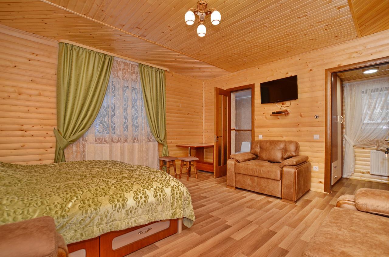 Apart-Hotel Orlan Mykulychyn Exterior photo